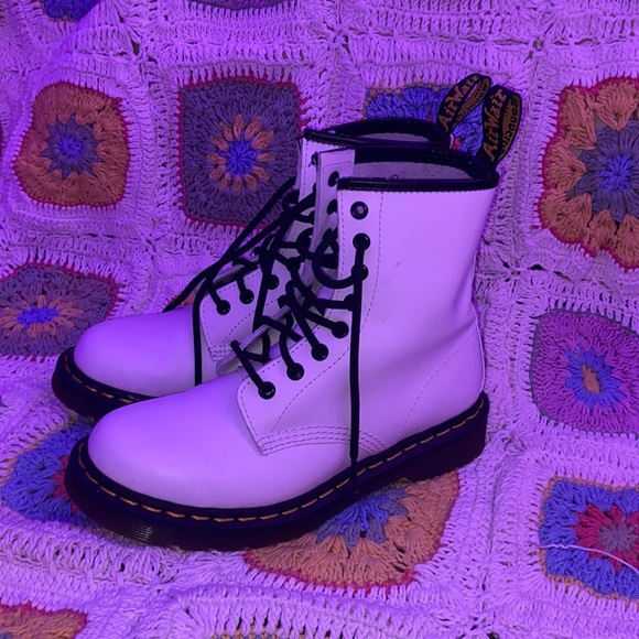 Dr. Martens White Air-Wair Boots - Women’s Size 7 - Picture 1 of 6